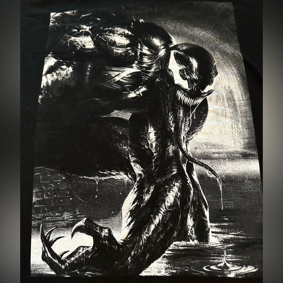 Venom, Marvel T-shirt originally from Universal Studios - Picture 2 of 3